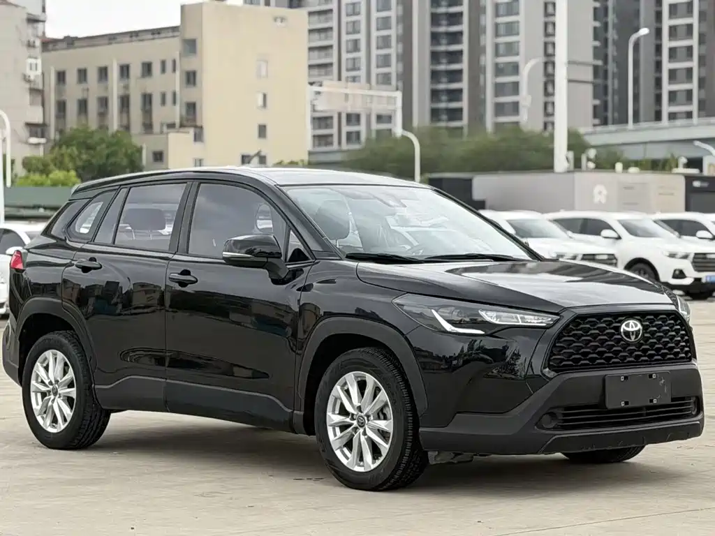 Toyota Corolla Cross 2023 — фото 3