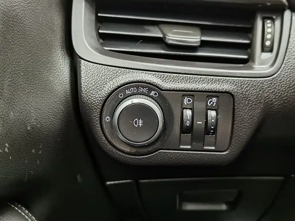 Buick Envision Plus 2020 — фото 21