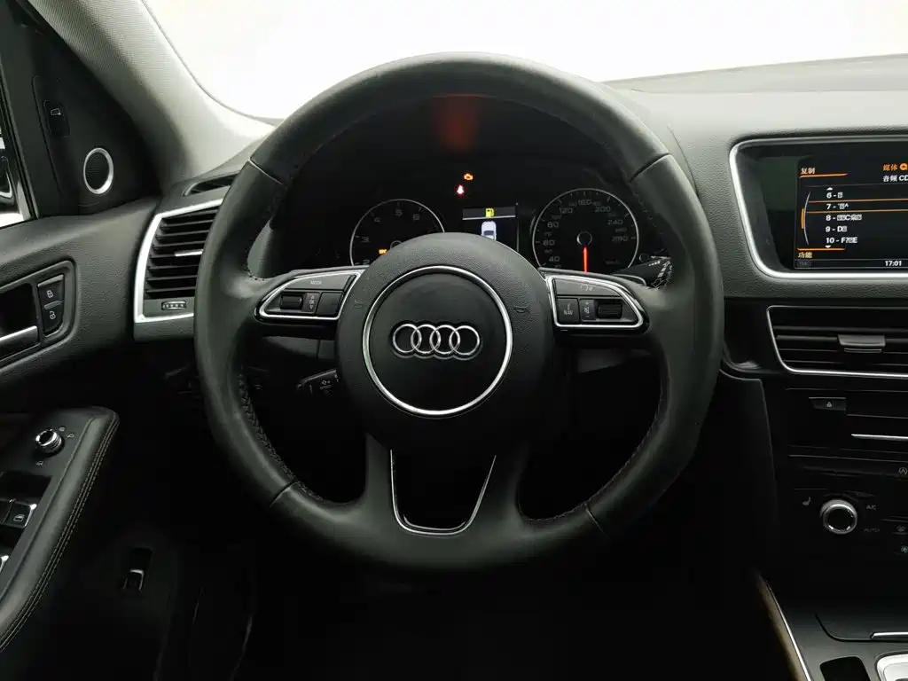 Audi Q5 2017 — фото 11