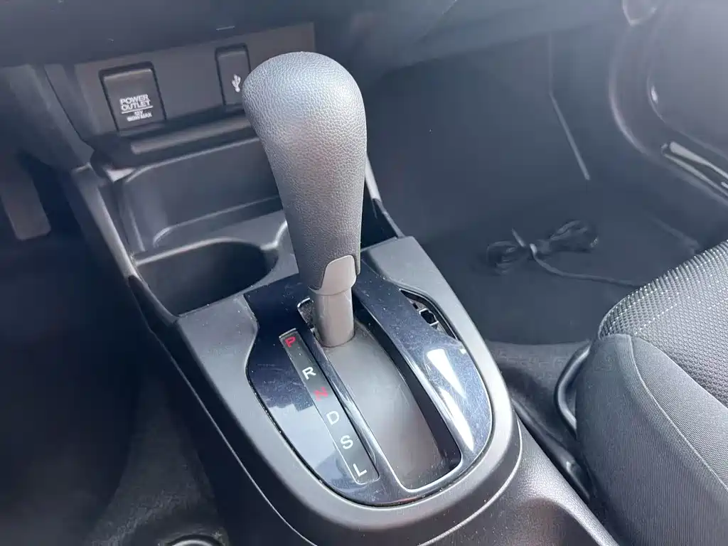 Honda Fit 2016 — фото 11