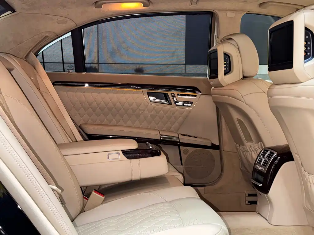 Mercedes-Benz S-Class AMG 2011 — фото 29
