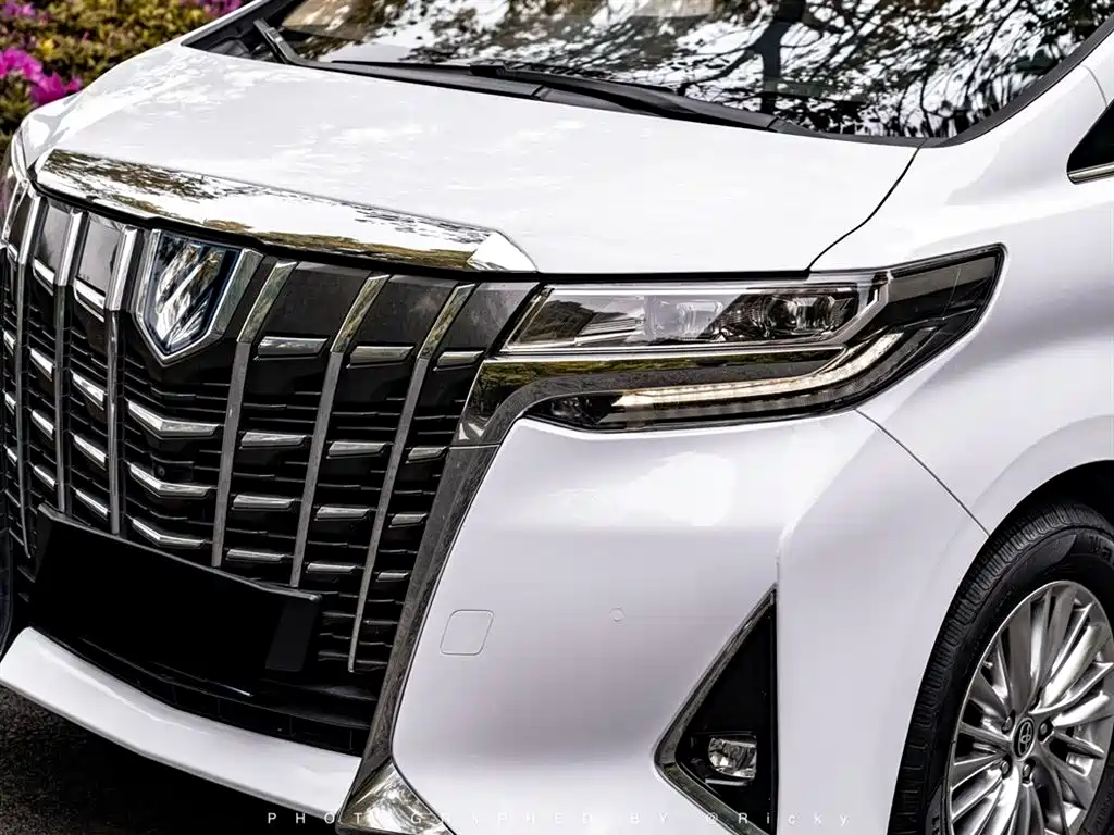 Toyota Alphard 2020 — фото 2