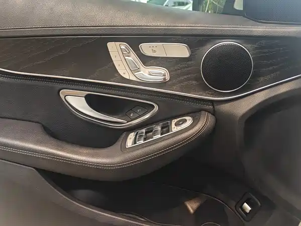Mercedes-Benz C-Class 2020