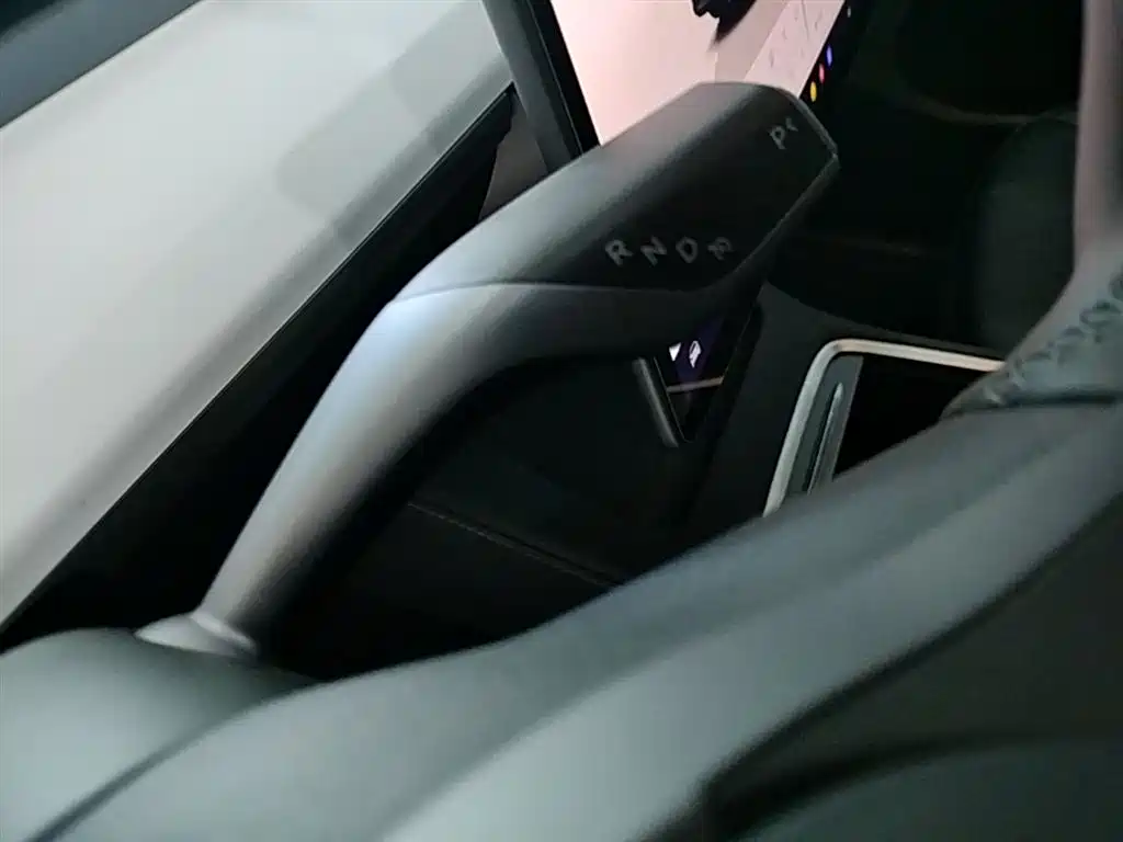 Tesla Model Y 2023 — фото 14