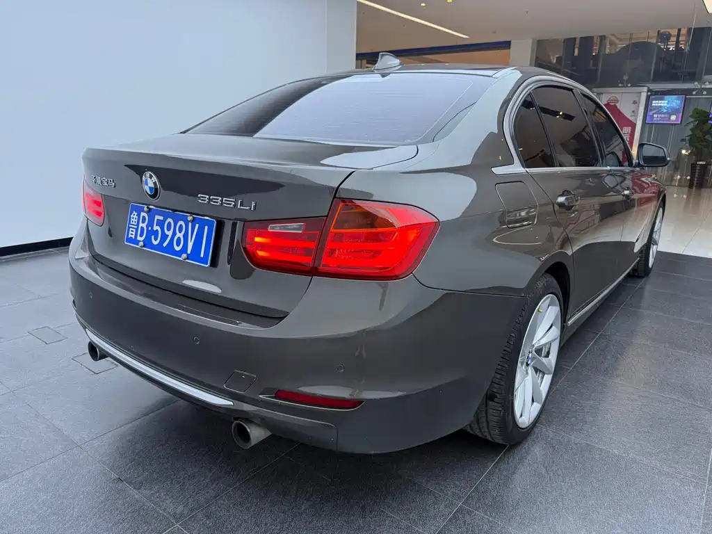 BMW 3 Series 2015 — фото 9