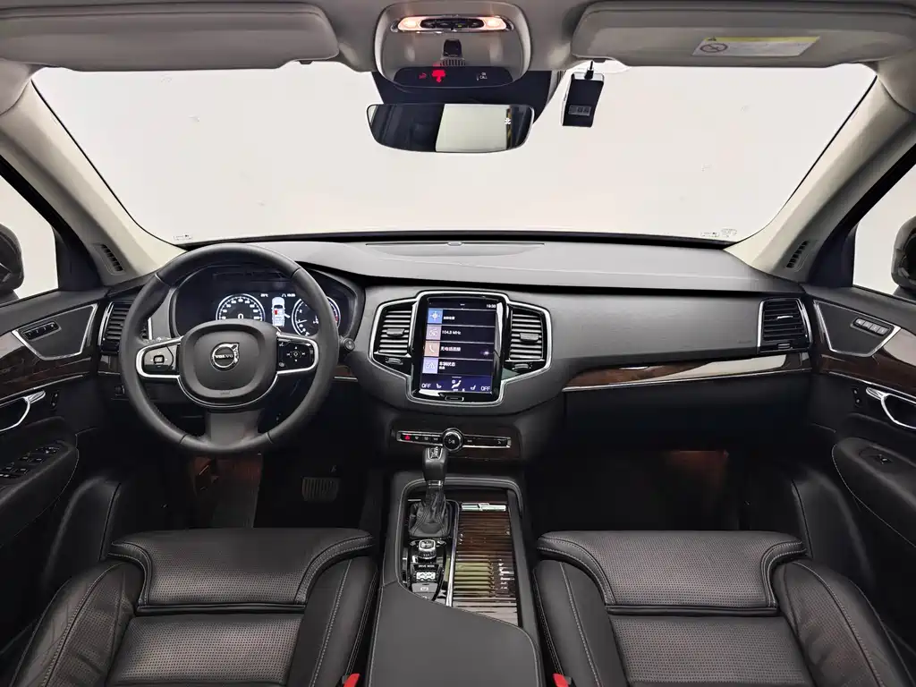 Volvo XC90 2016 — фото 12