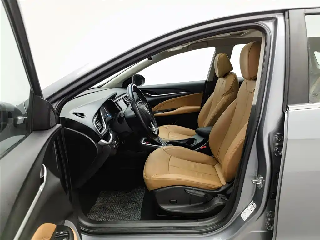 Buick Excelle 2018 — фото 10