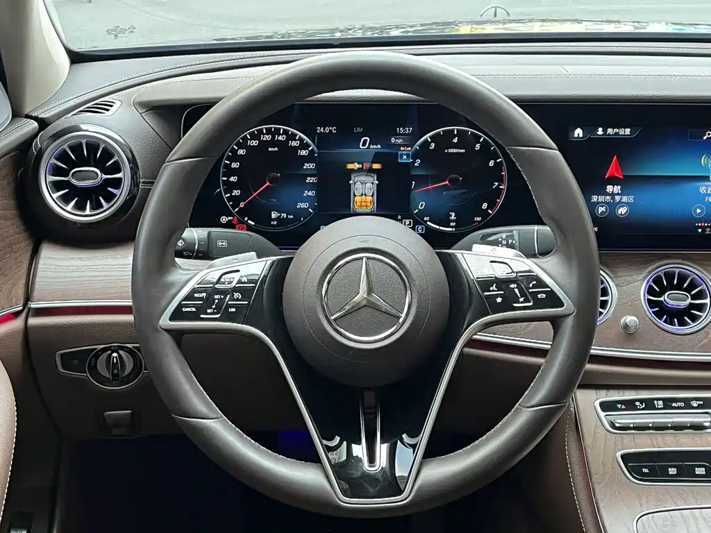 Mercedes-Benz E-Class 2023 — фото 13