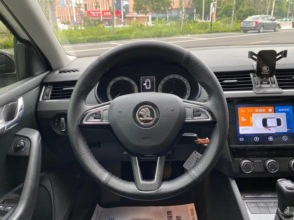 Skoda Octavia 2020 — фото 14