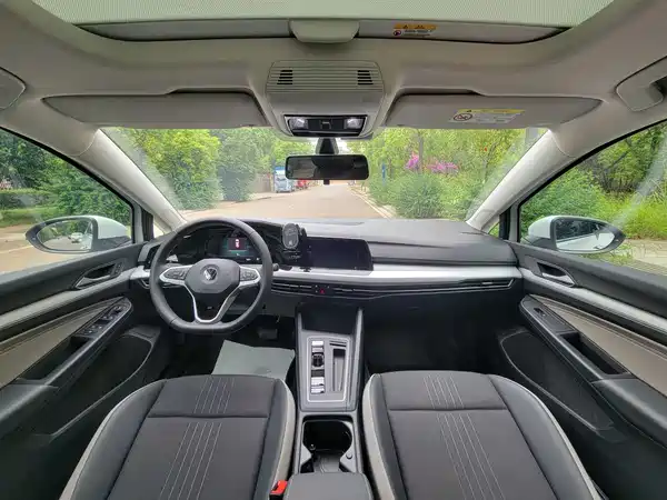 Volkswagen Golf 2023