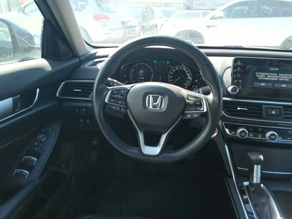 Honda Inspire 2020 — фото 11