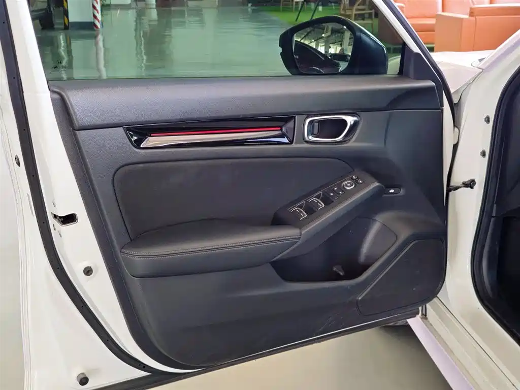 Honda Civic 2024 — фото 10
