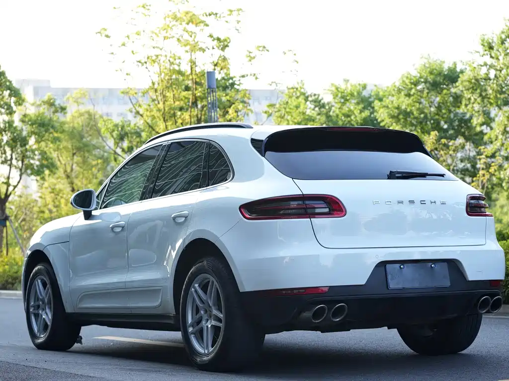 Porsche Macan 2016 — фото 12