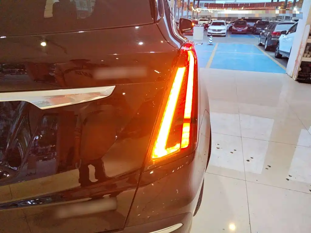 Cadillac XT5 2019 — фото 24