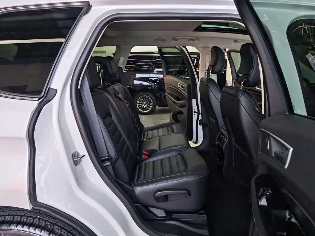Ford Edge 2019 — фото 19