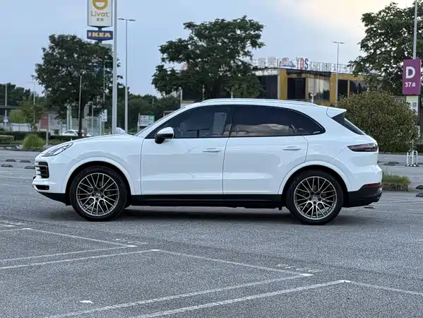 Porsche Cayenne 2020
