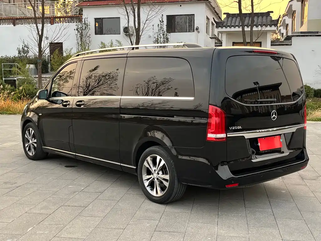 Mercedes-Benz V-Class 2017 — фото 6