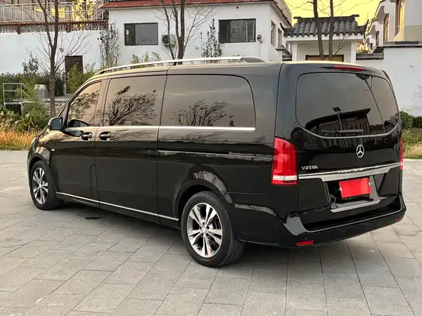 Mercedes-Benz V-Class 2016
