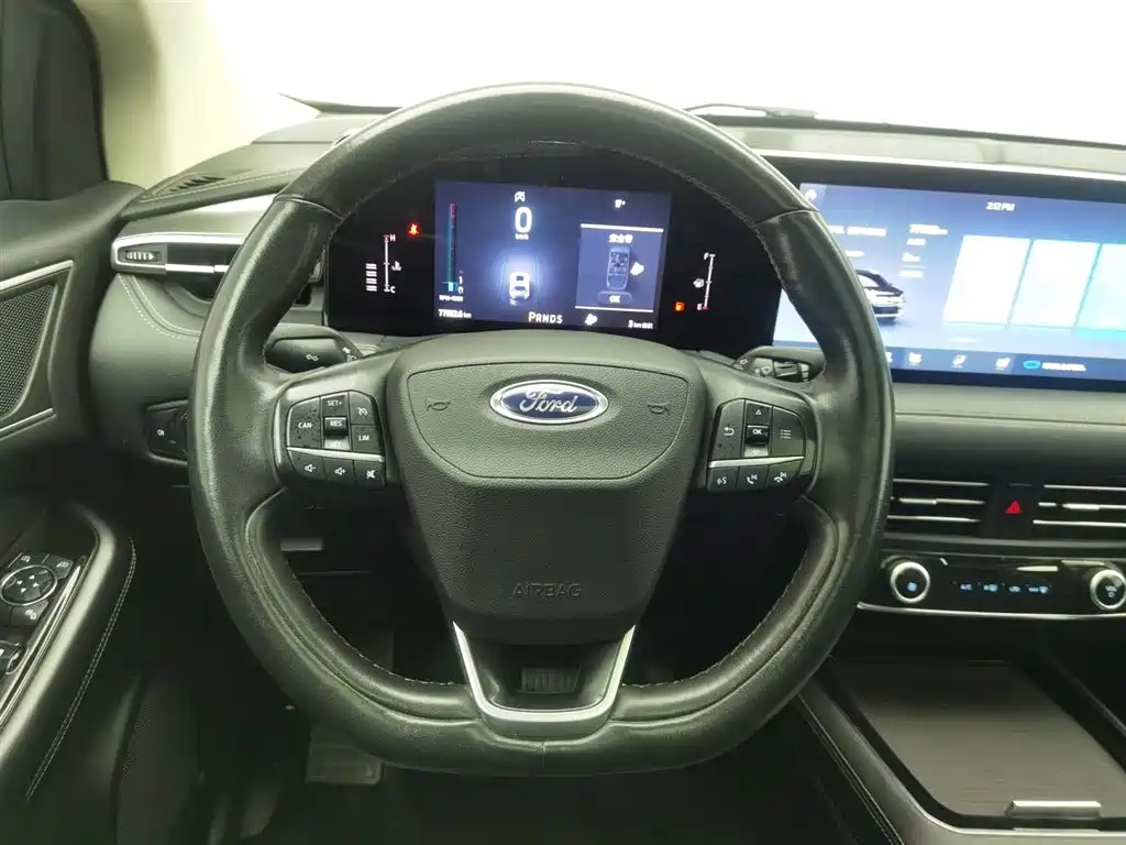 Ford Edge 2023 — фото 11
