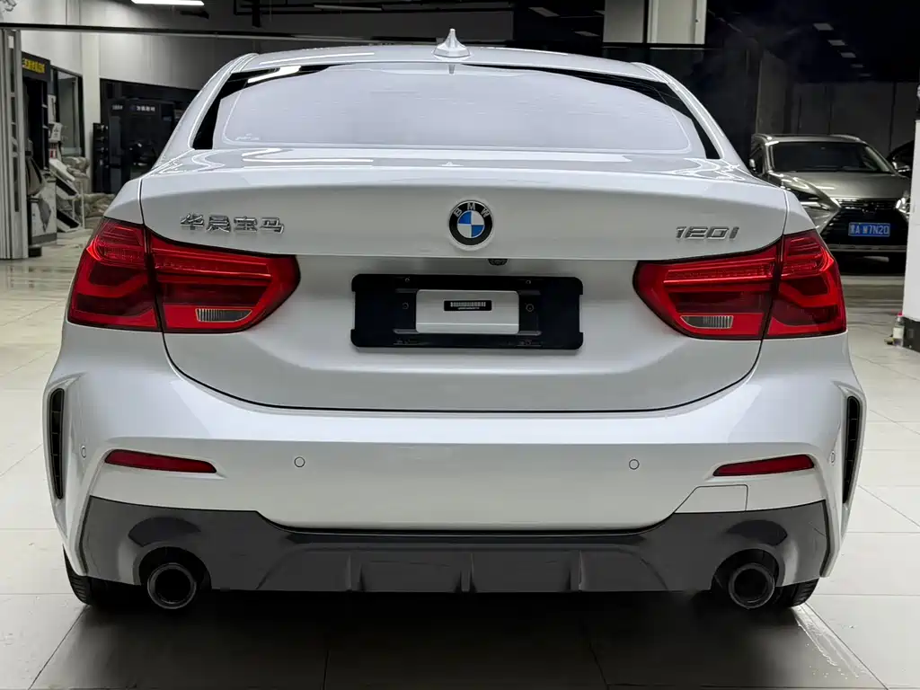 BMW 1 Series 2023