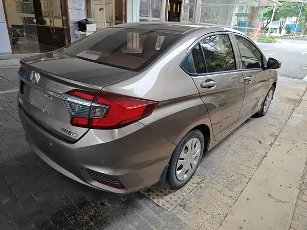 Honda Greiz 2016