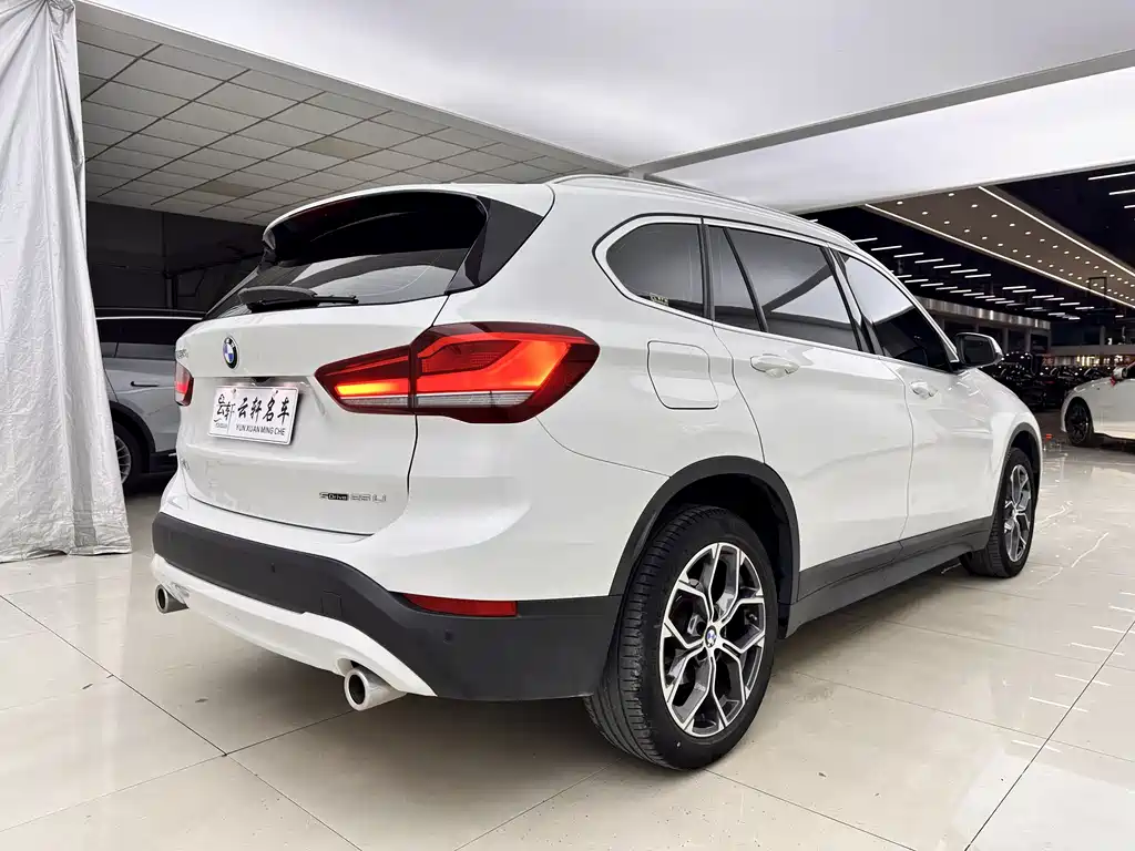 BMW X1 2022 — фото 14