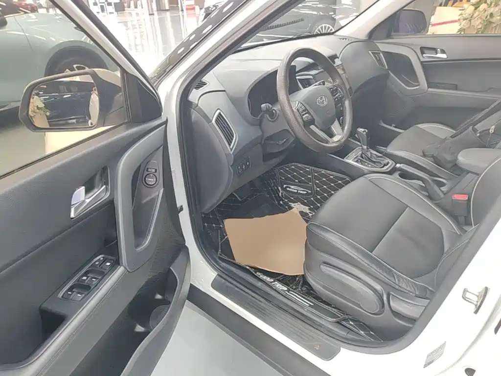 Hyundai ix25 2015 — фото 12