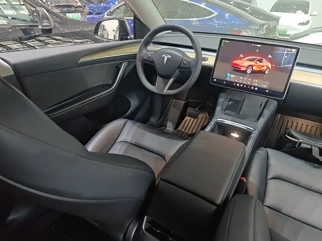 Tesla Model Y 2022 — фото 11
