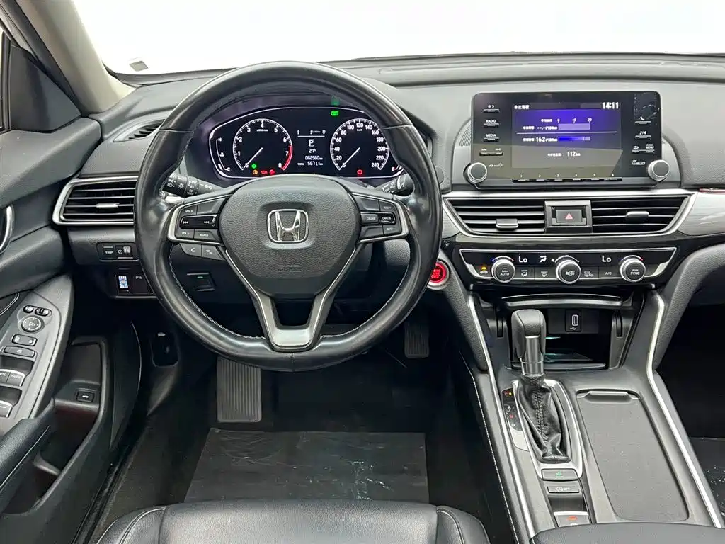 Honda Inspire 2019 — фото 18