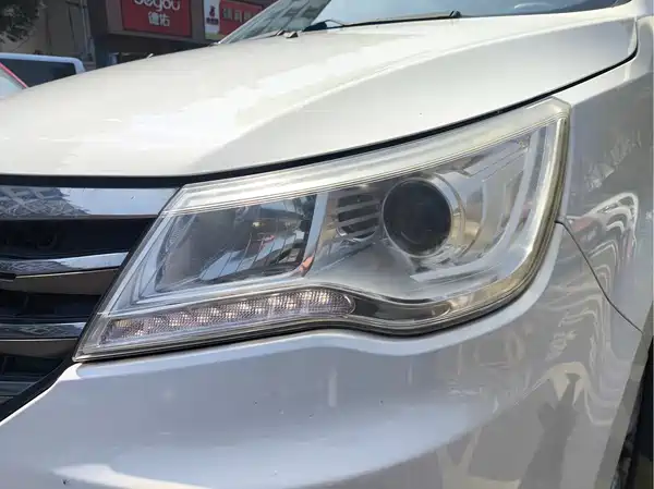 BAIC M50F 2017