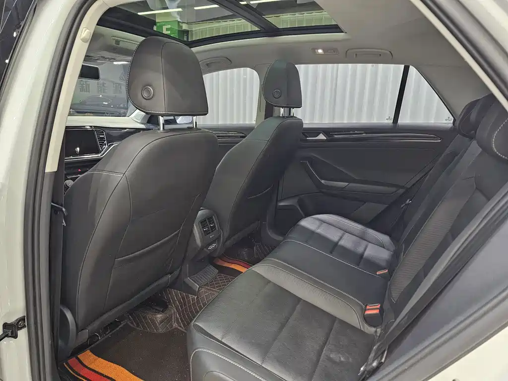 Volkswagen T-Roc 2023 — фото 20