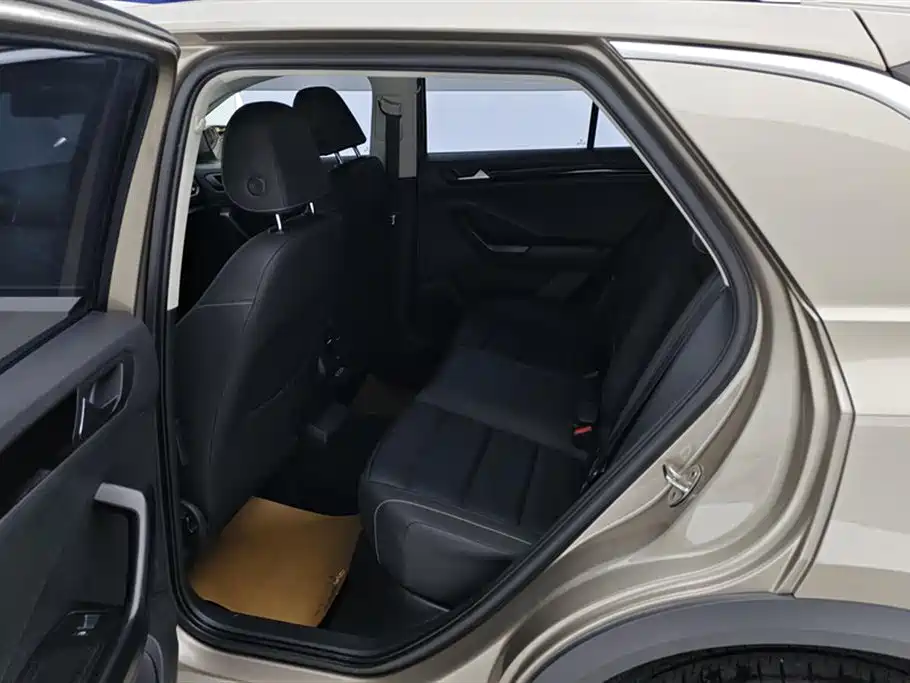Volkswagen T-Roc 2021 — фото 11