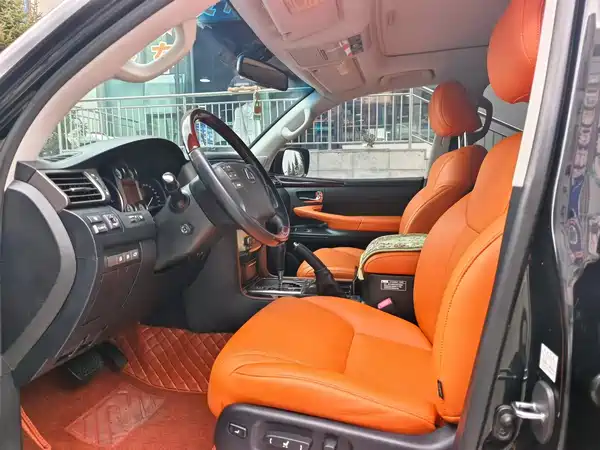 Lexus LX 2011