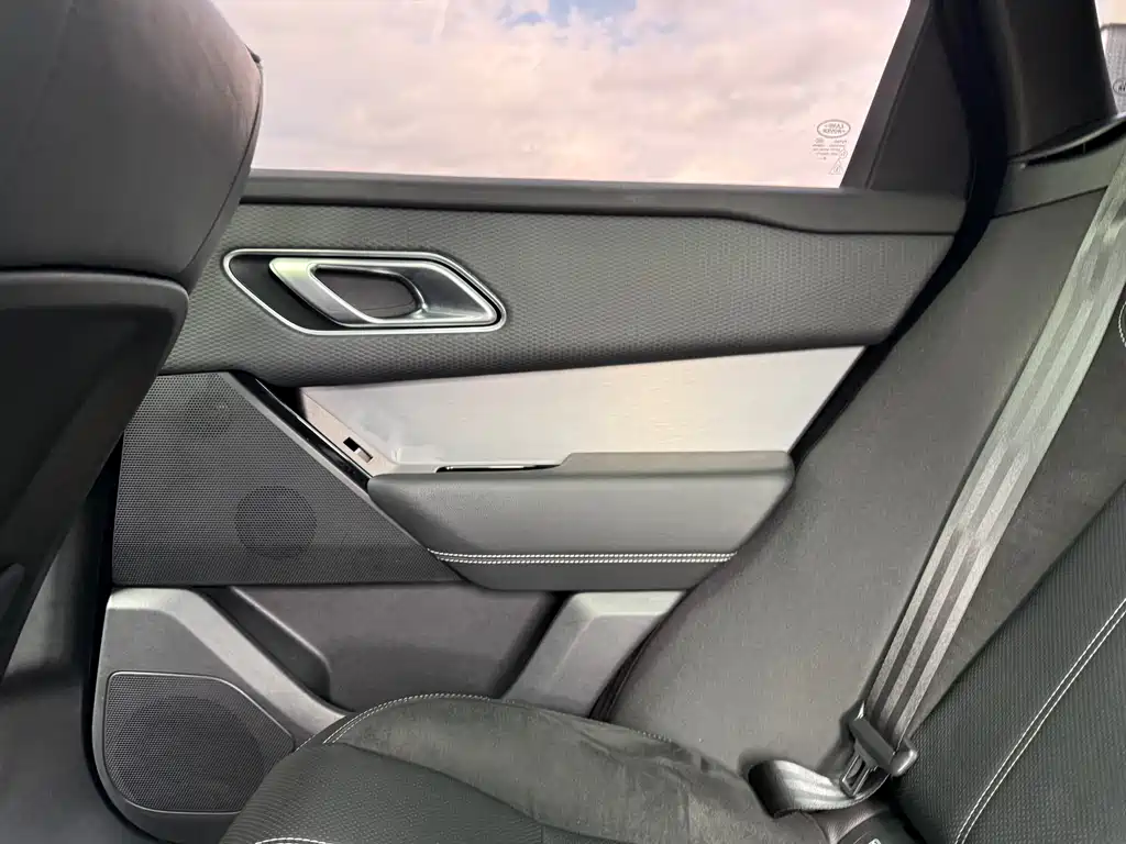 Land Rover Velar 2019 — фото 35