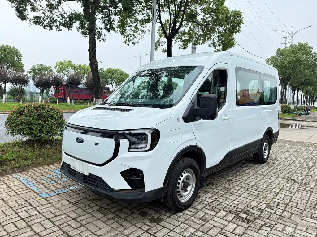 Ford E Transit 2023 — фото 1