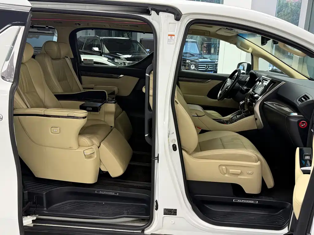Toyota Alphard 2018 — фото 8