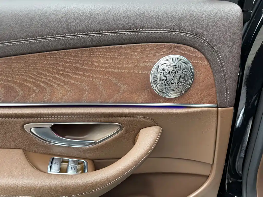 Mercedes-Benz E-Class 2022 — фото 32