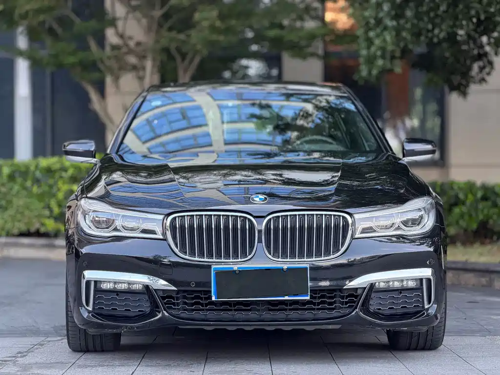 BMW 7 Series 2018 — фото 2