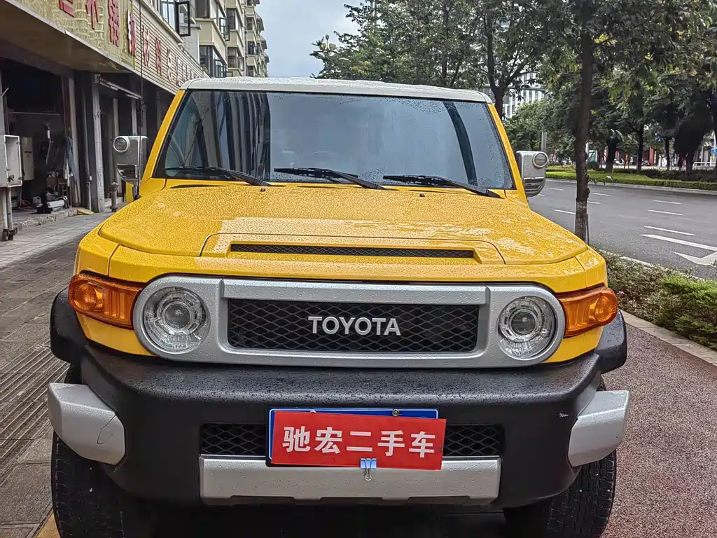 Toyota FJ Cruiser 2019 — фото 1