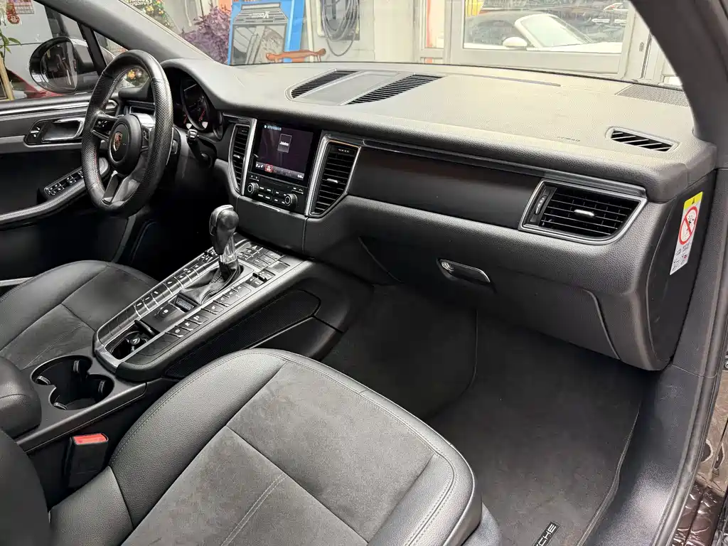 Porsche Macan 2016 — фото 11