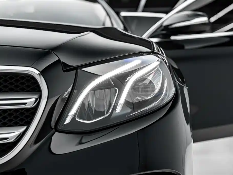 Mercedes-Benz E-Class 2020 — фото 35