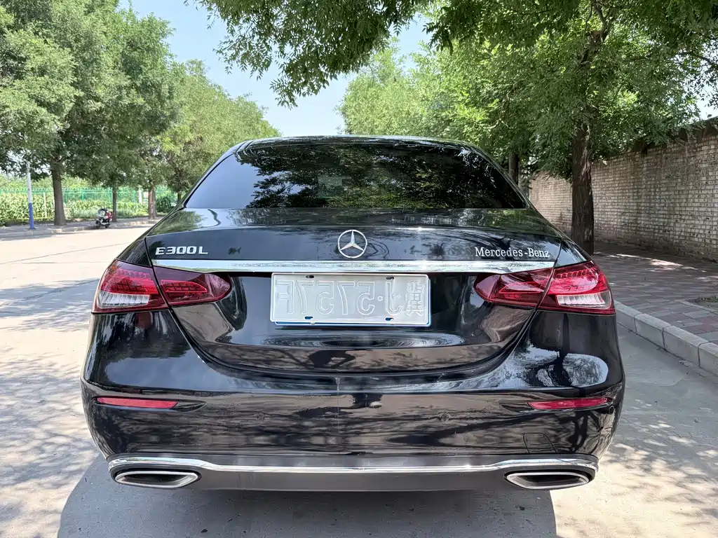 Mercedes-Benz E-Class 2019 — фото 12