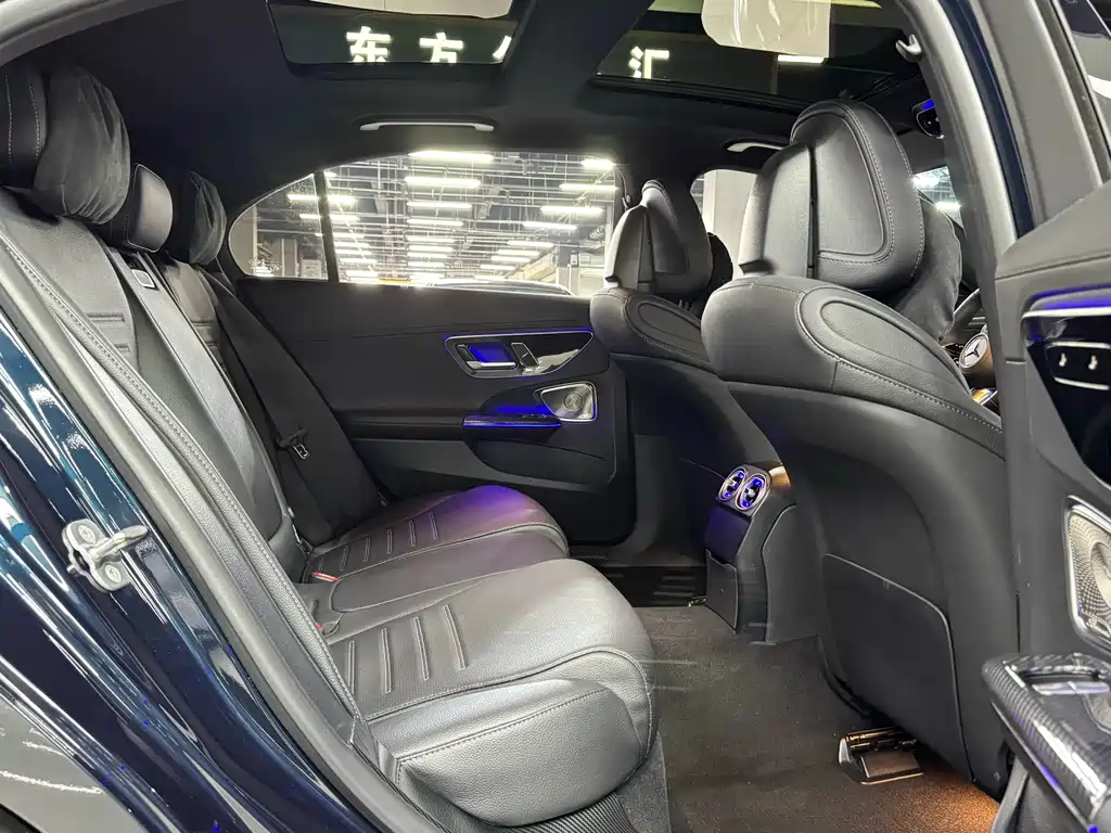 Mercedes-Benz C-Class 2024 — фото 18
