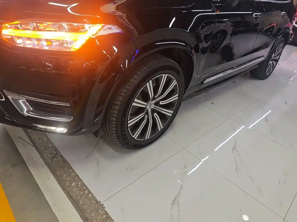 Volvo XC90 2020 — фото 23