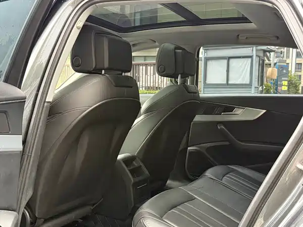 Audi A4L 2020