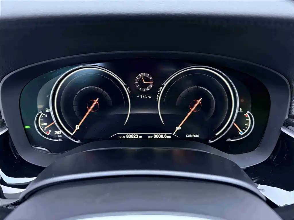 BMW 5 Series 2019 — фото 17