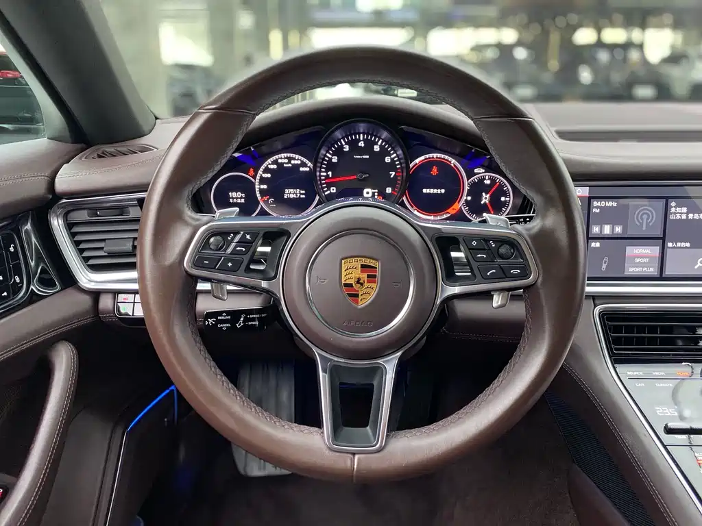 Porsche Panamera 2018 — фото 15