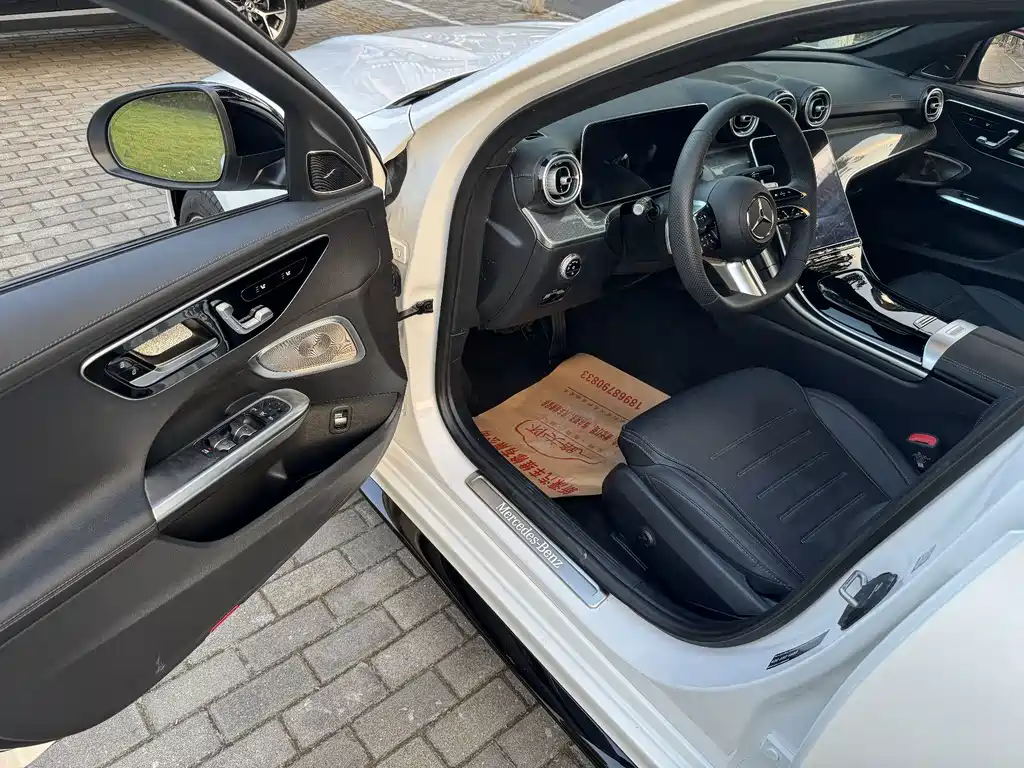 Mercedes-Benz C-Class 2025 — фото 4