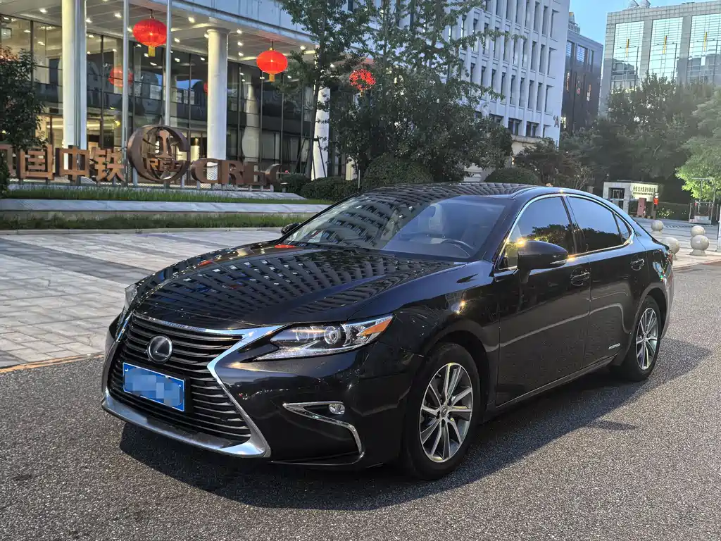 Lexus ES 2015 — фото 1