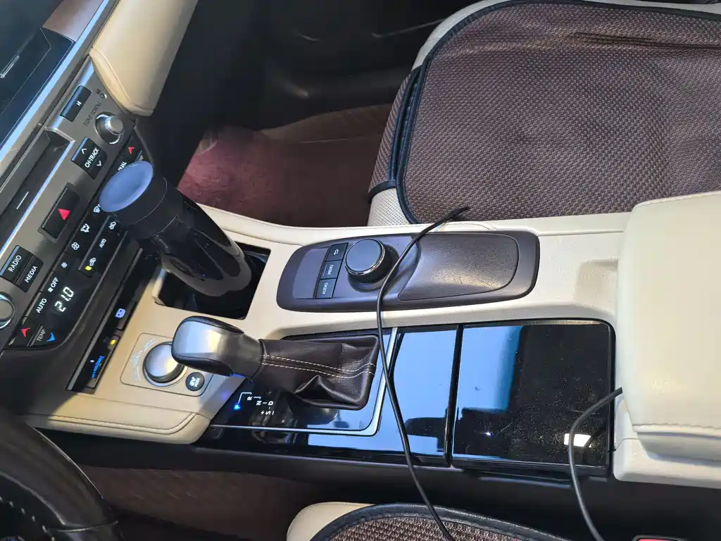 Lexus ES 2015 — фото 17